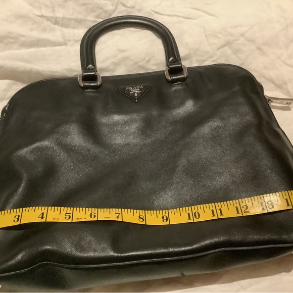 PRADA, Black elegant Handbag with crossbody strap and handles!! - Picture 13 of 14